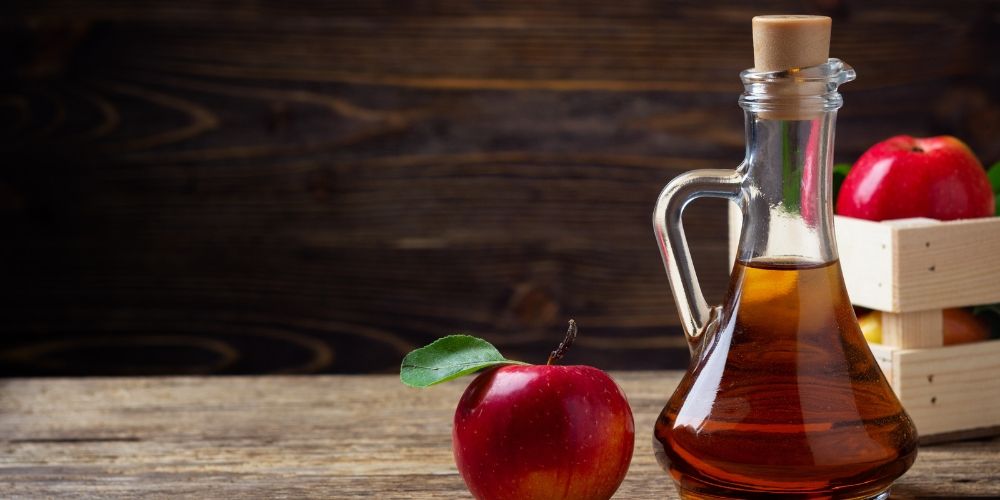 DIY Apple Cider Vinegar Toner with Lemon