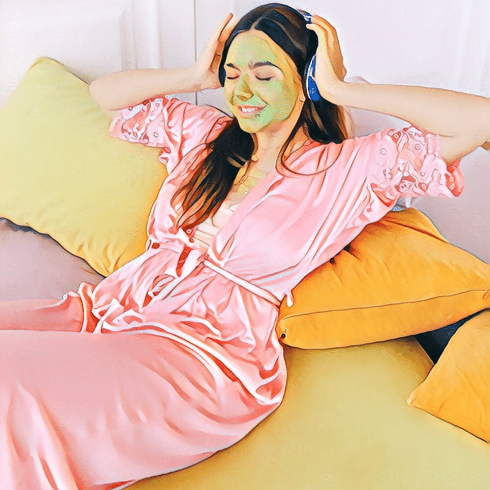 15 Unique Pieces Of Clothing That Provide Comfort During Relaxation